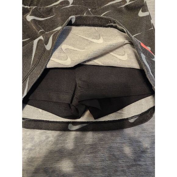 Nike Girls Size S 4/5 Black Skirt with Under Shorts Skort - Picture 4 of 4